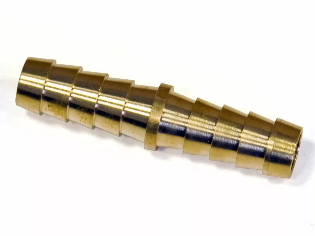 Conector de țeavă cu furtun cu nervuri