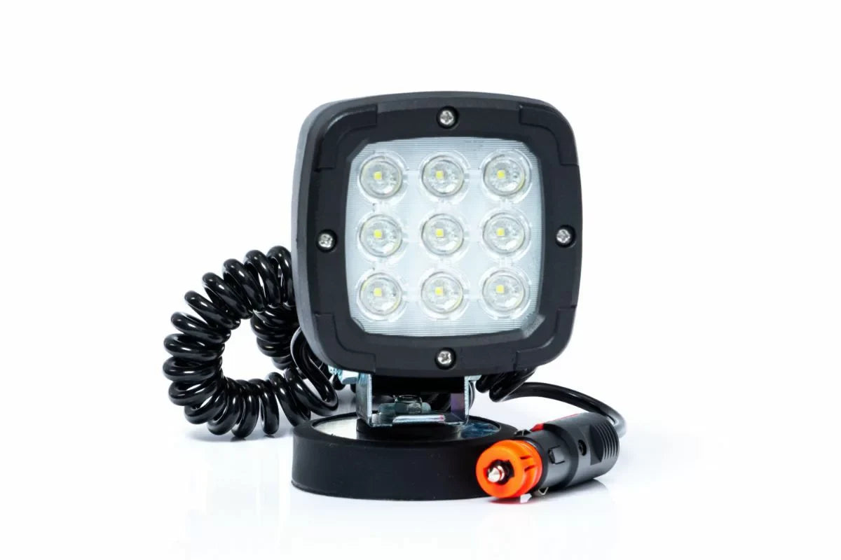 Lampă de lucru LED pătrată magnetică cu brichetă auto 